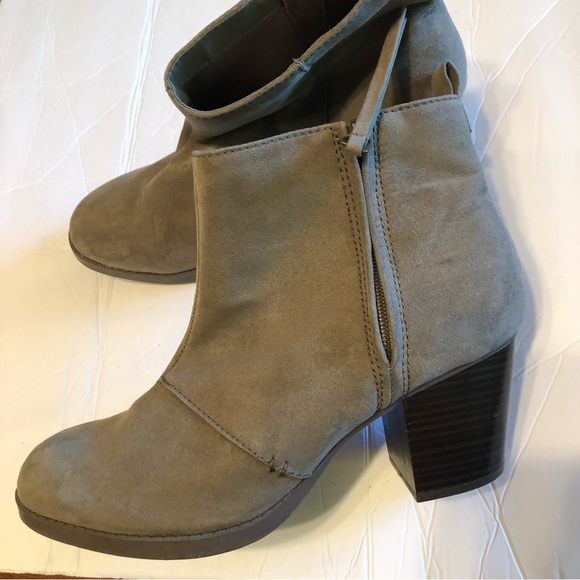 Gray bootie gray size 10 side zipper ankle bootie - Picture 3 of 6